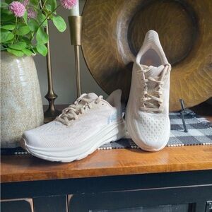 Hoka Women's Running Shoes - Light Taupe